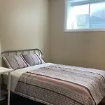 Cozy Bedroom In Quiet Community